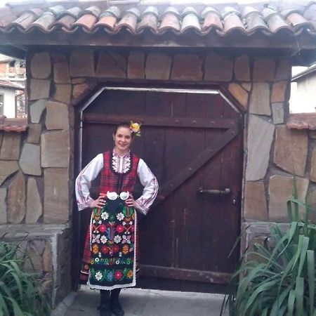 Семеен Хотел Национал Mineralni Bani Buitenkant foto