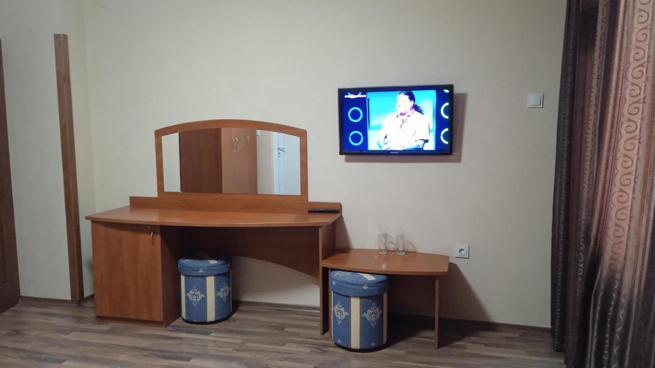 Семеен Хотел Национал Mineralni Bani Buitenkant foto